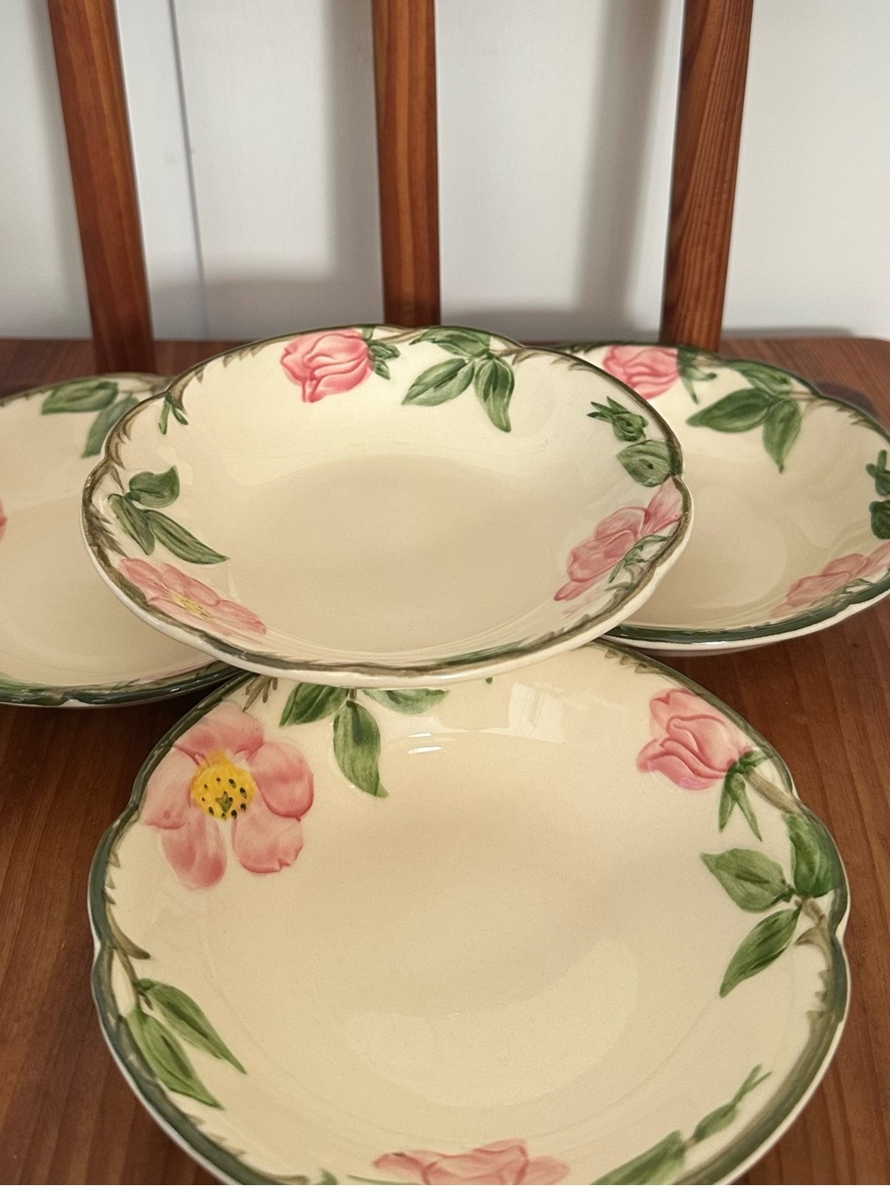 Set of 4 Vintage Franciscan
Desert Rose Bowls